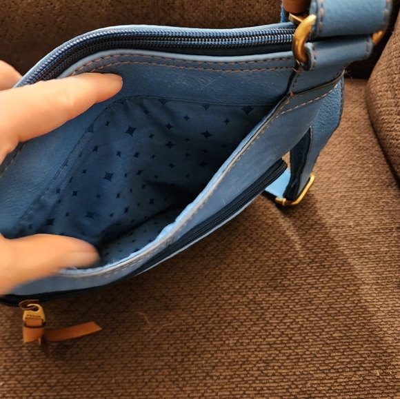 Fossil Crossbody - Picture 7 of 16